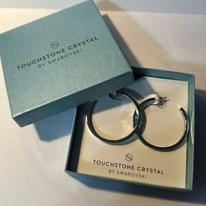 Open hoop earring with Swarovski crystal